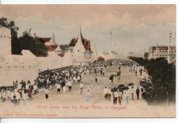 Carte Postale Ancienne Thaïlande - Bangkok. Street Scene Near The Royal Palace - Thaïland