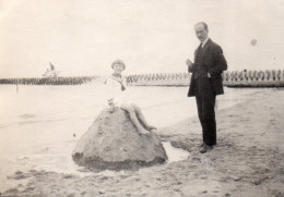 Photographie Photo Vintage Snapshot Enfant Plage Sable Marée - Lieux