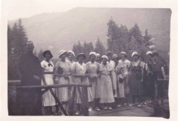 Photo Originale - 38 - VIZILLE- Les Jeunes Femmes Du Pensionnat Des Ursulines De Beaugency Dans Le Parc- Aout 1933 - Lieux