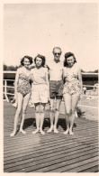 Photographie Photo Vintage Snapshot Maillot Bain Bikini Plage - Persone Anonimi