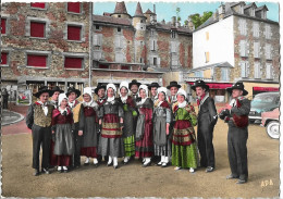 GROUPE FOLKLORIQUE - à Déterminer - Auvergne Types D'Auvergne