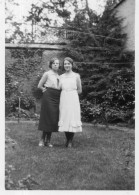 Photographie Photo Vintage Snapshot Amies Mode Campagne Herbe - Anonyme Personen