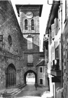 St Jean Pied De Port * Rue , Façade Et Clocher De L'église - Saint Jean Pied De Port