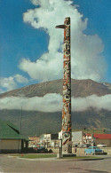 PC47314 The Totem Pole Near The Canadian National Depot At Jasper. Harry Rowed. - Monde