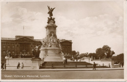 PC00266 Queen Victorias Memorial. London. 1926. RP - Autres & Non Classés