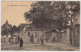 3 - B11810CPA - MOULINS - La Madeleine - Tricycle - Très Bon état - ALLIER - Moulins