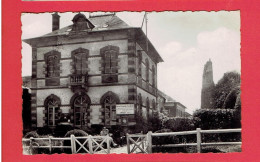 COURTOMER 1954 LE MONUMENT ET LA MAIRIE CARTE EN TRES BON ETAT - Courtomer