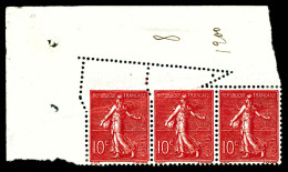 N°129, 10c Rose: Piquage Oblique Par Pliage Sur Bande De 3 Coin De Feuille. TTB (certificat)  Qualité: **   - Unused Stamps