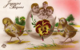 . JOYEUSES PÂQUES . Petits Enfants Dans Un Oeuf Porté Par Des Poussins . - Ostern