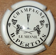 Capsule Champagne Bernard PERTOIS Série Flûte Et Raisin, Nom Circulaire, Crème & Noir Nr 01 - Autres & Non Classés