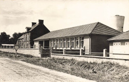 Villebaudon * Route Et Vue Sur L'école * Groupe Scolaire - Other & Unclassified