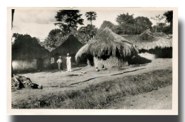 CAMEROUN  YOKO  41 - Un Village Des Hauts Plateaux    (scan Recto-verso) PFRCR00033P - Cameroon