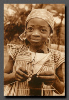 CAMEROUM - Fillette D'OMVAN Apprenant à Tricoter    (scan Recto-verso) PFRCR00033P - Camerun
