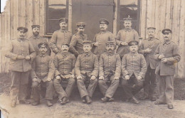 AK Foto Gruppe Deutsche Soldaten - Photo Klein, Essen - Gefangenenlager Stralkowo  Batl 2/19 - Ca. 1915 (68399) - Oorlog 1914-18