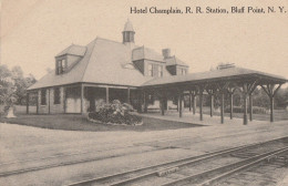 Hotel Champlain, R.R. Station, Bluff Point , N.Y. - Andere & Zonder Classificatie