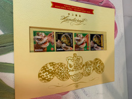 Hong Kong Stamp MNH Joint Issue Romania Painted Egg Dough Figurine Folder - Cartas & Documentos