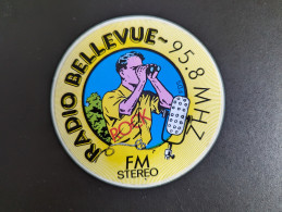 AUTOCOLLANT RADIO BELLEVUE ROCK - CRÉÉE A LYON EN 1981 - 69 RHÔNE - Stickers