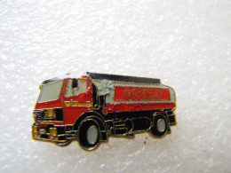 PIN'S  CAMION   TRANSPORT   S.  COUTIEZ  MERCEDES-BENZ - Trasporti