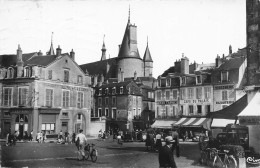 Nevers * La Place Carnot * Bar Débit De Tabac Tabacs * Café Du Palais - Nevers