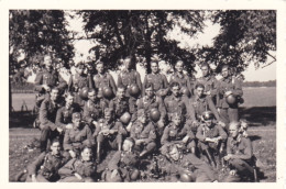 Photo Originale - 1941 - Guerre 1939/45  - Campagne De Yougoslavie - Soldats Allemands - Krieg, Militär