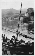 Collioure * Arrivée D'une Barque De Pêche * Démaillage Du Poisson * Pêche - Collioure