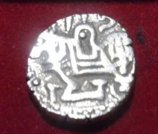 IRAN Silver Coins Persian SILVER DRACHMA SAMANTA DEVA BETWEEN 850 - 1000 AD KABUL SHAHI DYNASTY BULL & HORSEMAN 3.1 G - Irán