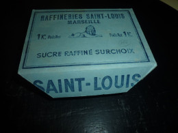 BOITE COMPLET DE SUCRE DE 1 KG SUCRE RAFFINE SURCHOIX - DE SUCRE SAINT-LOUIS MARSEILLE (DOC-C) - Sugars