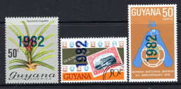 Guyana 1982 Date Overprint Set HM (SG 1006-1008) - Guyane (1966-...)