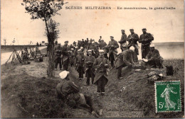 S16033 Cpa Scènes Militaires - En Manoeuvres , La Grand' Halte - Andere & Zonder Classificatie