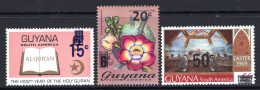 Guyana 1983 Surcharges Set HM (SG 1085-1087) - Guyana (1966-...)