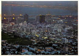 Afrique Du Sud - South Africa - Cape Town - The Lights Of Cape Town And Harbour As Seen From Signal Hill - Vue Générale  - Afrique Du Sud