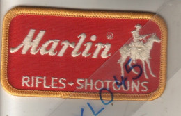 Ecusson Brodé Marlin RIFLES - SHOTGUNS - Fusils De Chasse Armes à Feu Patch ROUGE ET JAUNE Style Vintage Casquette - Patches