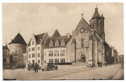 BOURGANEUF - L'église Et L'Hôtel De Ville - Bourganeuf