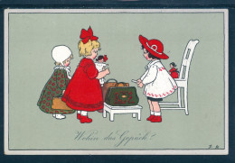 19057 Signé F.B. (1883 – 1966) - Trois Fillettes Avec Poupées Et Sacs à Main Sur Une Table (MB) -  Série 2535 - Baumgarten, F.
