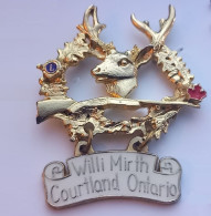 BT77 Pin's Lion's Lions Club Canada Willi Mirth Courland Ontario Chasse Carabine Cerf Gros Pin's 3D 47x60 Achat Immédiat - Associations