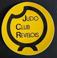 AUTOCOLLANT JUDO CLUB REVELOIS - REVEL 31 HAUTE-GARONNE - SPORT ARTS MARTIAUX - Autocollants