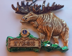 BT81 Pin's Lion's Lions Club USA Wyoming Chasse Bouquetin Mouflon Elan Gros Pin's 3D 50x50 Achat Immédiat - Associations