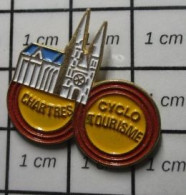 710A Pin's Pins / Beau Et Rare / SPORTS / CYCLISME CHARTRES CYCLO TOURISME CATHEDRALE - Cyclisme