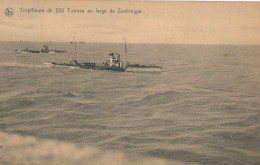 TORPILLEURS DE 250 TONNES AU LARGE DE ZEEBRUGGE - Submarinos