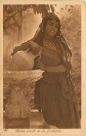 Scènes Et Types - Afrique Du Nord - Femme Arabe à La Fontaine - Animée - CPA - Voyagée En 1921 - Voir Scans Recto-Verso - Afrika