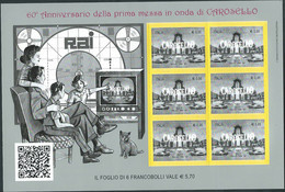 Italia 2017; Carosello, 60° Anniversario Della Prima Messa In Onda. Foglietto Con Famiglia Che Guarda Il Programma. - 2011-20: Mint/hinged