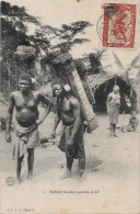 CPA Congo Ethnic Afrique Noire Type Circulé Esclaves Métier - Frans-Kongo