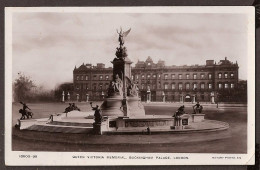 London - Queen Victoria Memoriam - Buckingham Palace - 1911 - Buckingham Palace