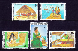 Maldives - Scott #710-714 - MNH - SCV $14 - Maldives (1965-...)