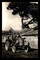 AGRICULTURE - TRACTEUR MC CORMICK IMMATRICULE FU 237 - CARTE PHOTO ORIGINALE - Tractors