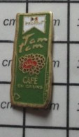1016B Pin's Pins : BEAU ET RARE :  BOISSONS / PAQUET DE CAFE EN GRAINS TAM TAM PROREST - Getränke