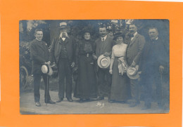 CPA  Photo -MONDORF Les BAINS - Groupe De Touristes En Tenue Bourgeoise - Chapeau Noeux Papillon - Mondorf-les-Bains