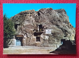 POSTAL ALCOLEA DEL PINAR GUADALAJARA CASA DE PIEDRA CONSTRUIDA POR LINO BUENO EN 20 AÑOS STONE HOUSE SPAIN POST CARD.... - Guadalajara