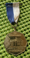 Medaile : Jeugd Driedaagse Broekhuizenvorst 1977 ( Limburg).  -  Original Foto  !!  Medallion  Dutch - Andere & Zonder Classificatie