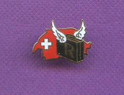 Rare Pins De La Suisse Valise R Avec Ailes Aviation ? Egf Q594 - Avions